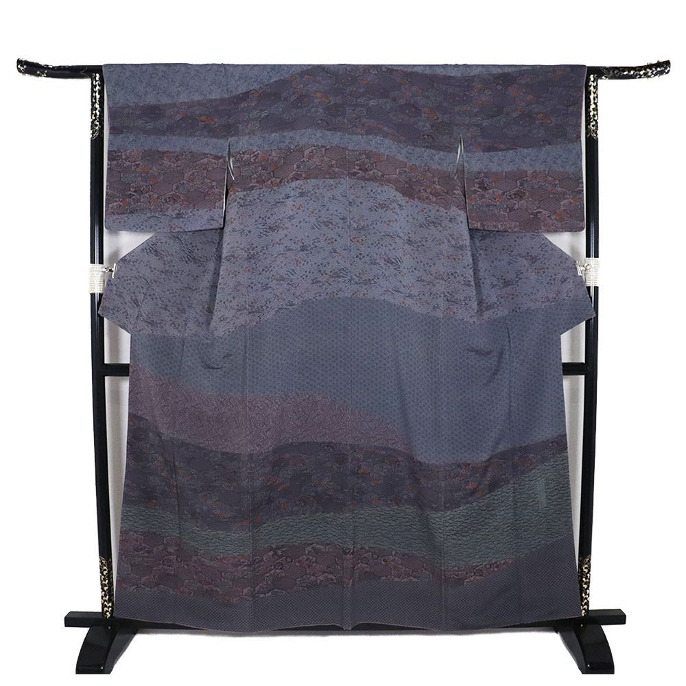 伝統工芸伊勢彫刻士 二代目南部幸雄氏作 縮緬訪問着 袷 正絹 グレー紫