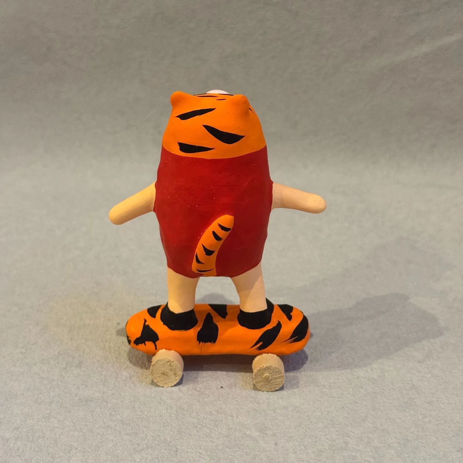 スケボーだるま スケボーダルマ 達磨 寿印 福岡　山響屋　寅年　虎　ティガー 希少干支寅年虎年限定 寿印 スケボーだるま 達磨 × 虎柄ボード 張子