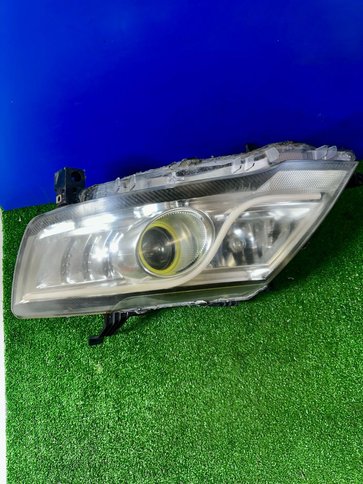 ZT-1219] 日産純正 セレナ CC25 H21年 ヘッドライト／ヘッドランプ