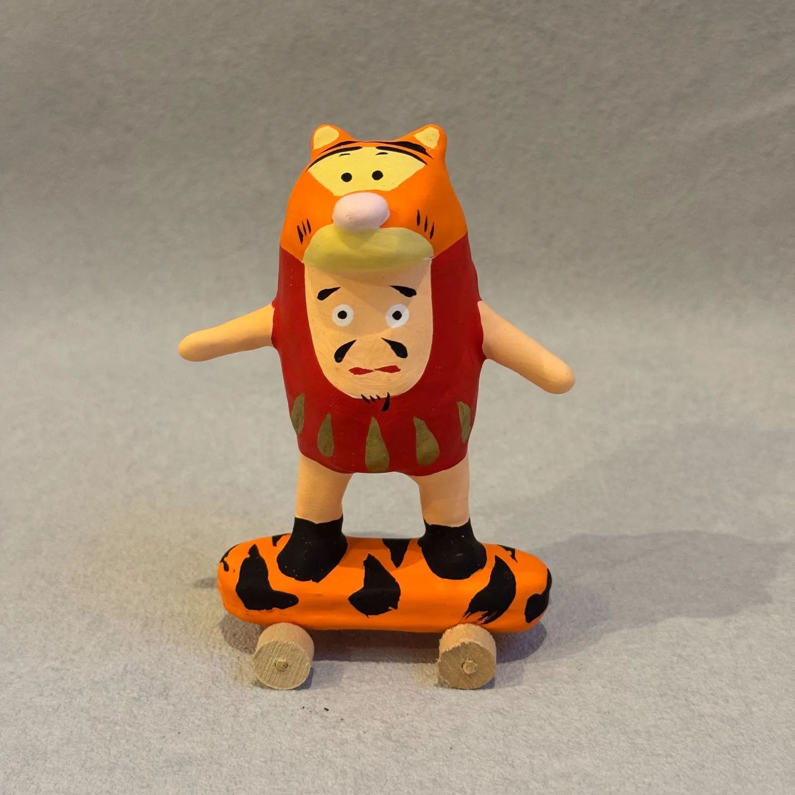 スケボーダルマ　干支　辰　タツ　寿印 希少干支寅年虎年限定 寿印 スケボーだるま 達磨 × 虎柄ボード 張子