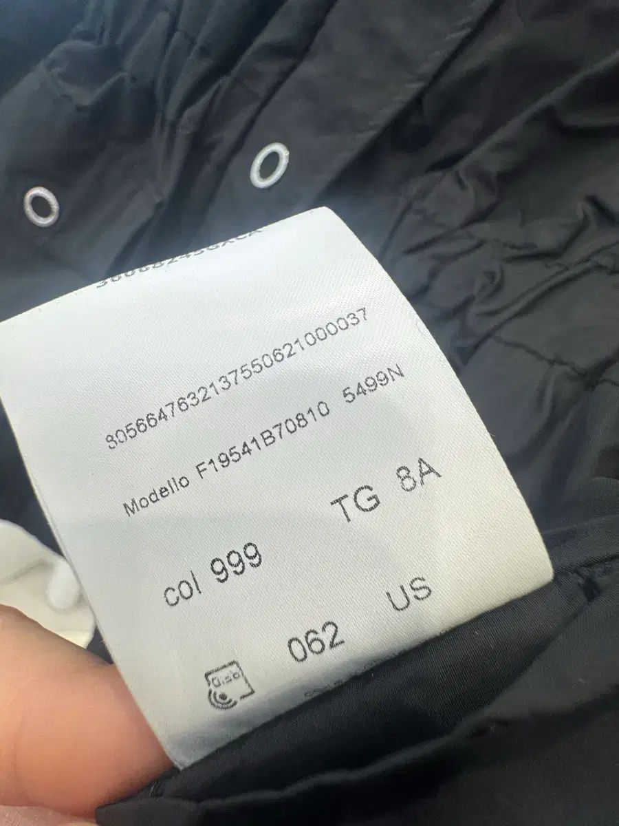  モンクレール キッズ ウィンドブレーカー ブラック 8 y その他 ジャケット ブルゾン