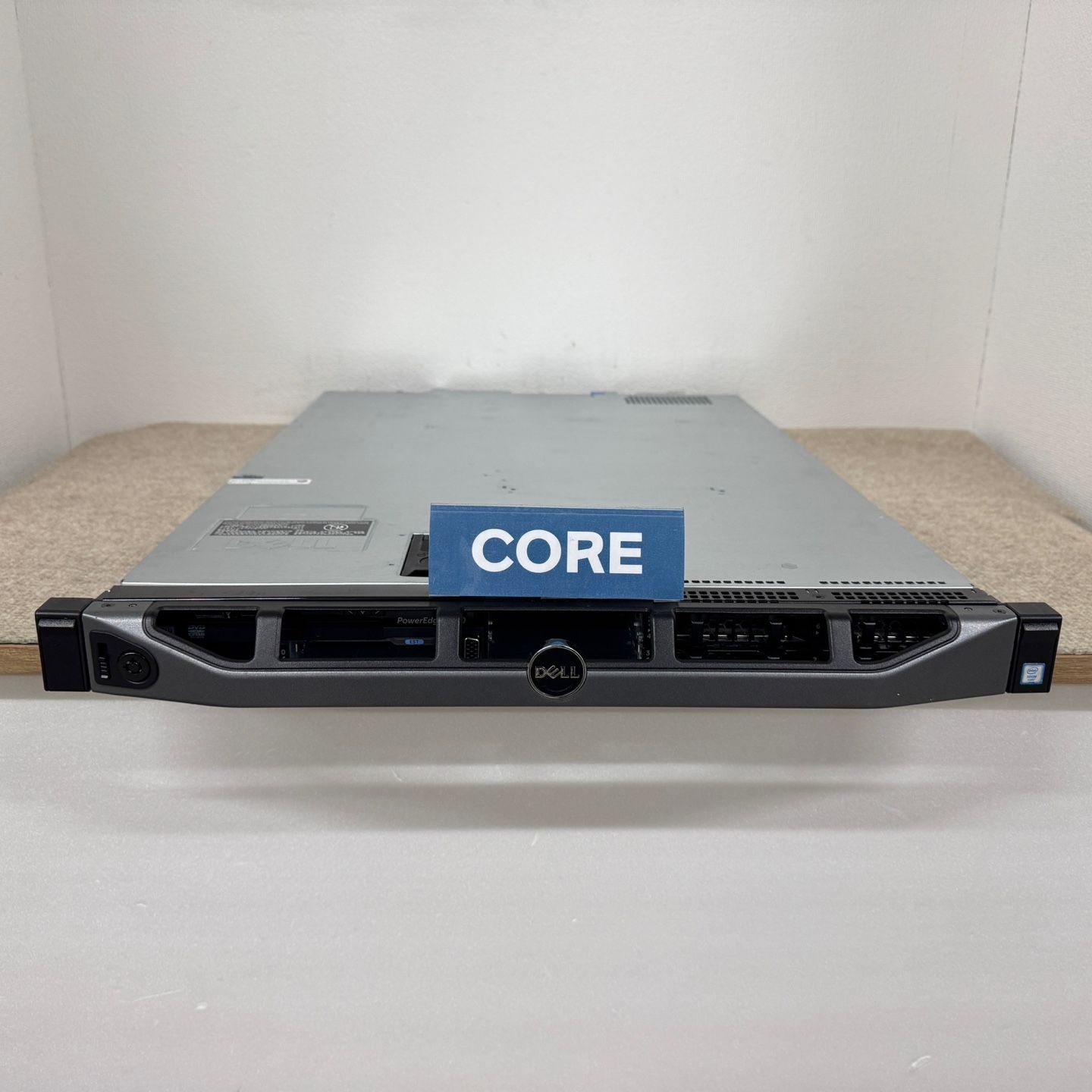本体のみ Dell PowerEdge R 430 ヒートシンクx２基 HDDx 8搭載可 550 w電源x SV 254