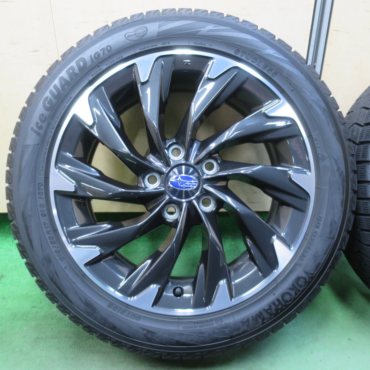 バリ溝！21年！キレイ！9.5分☆スバル VN 5 レヴォーグ 純正 215/50R17