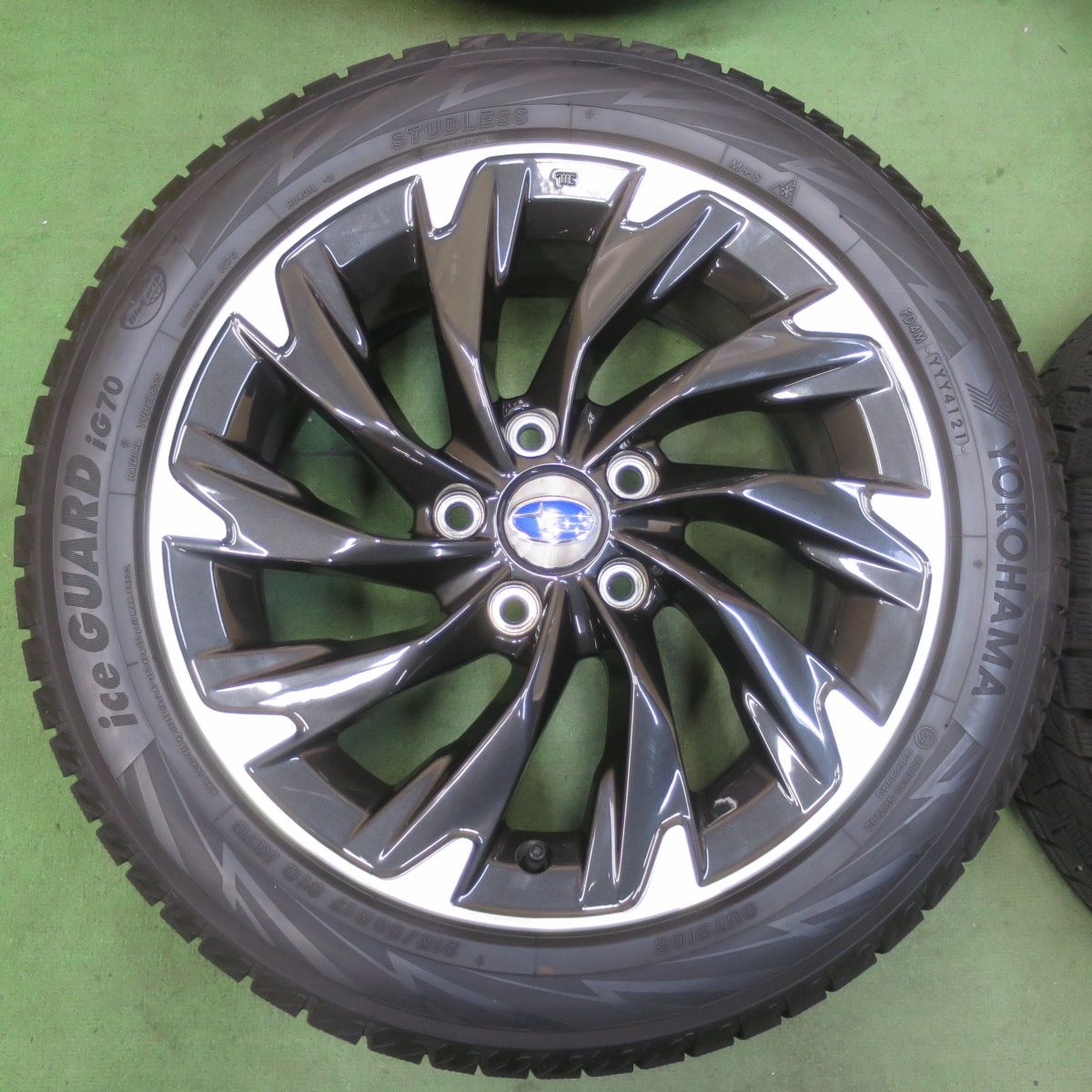 美品　スバル純正　215/50R17 バリ溝スタッドレスタイヤ　2022年製 美品 スバル純正 215/50R17 バリ溝スタッドレスタイヤ 2022年製 - メルカリ