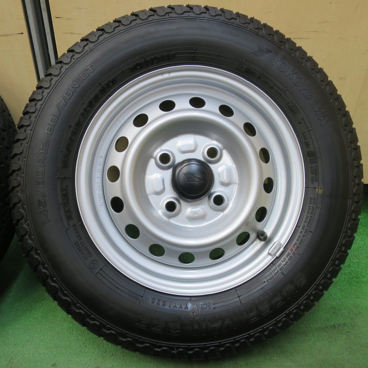  バリ溝 25年 キレイ 9 5分以上 ダイハツ ハイゼット アトレー 等 スチール 145 80 R 12 78 N ヨコハマ SUPER VAN 355 12インチ PCD 100 4 H 5120516イノ 12インチ以下 タイヤ ホイールセット