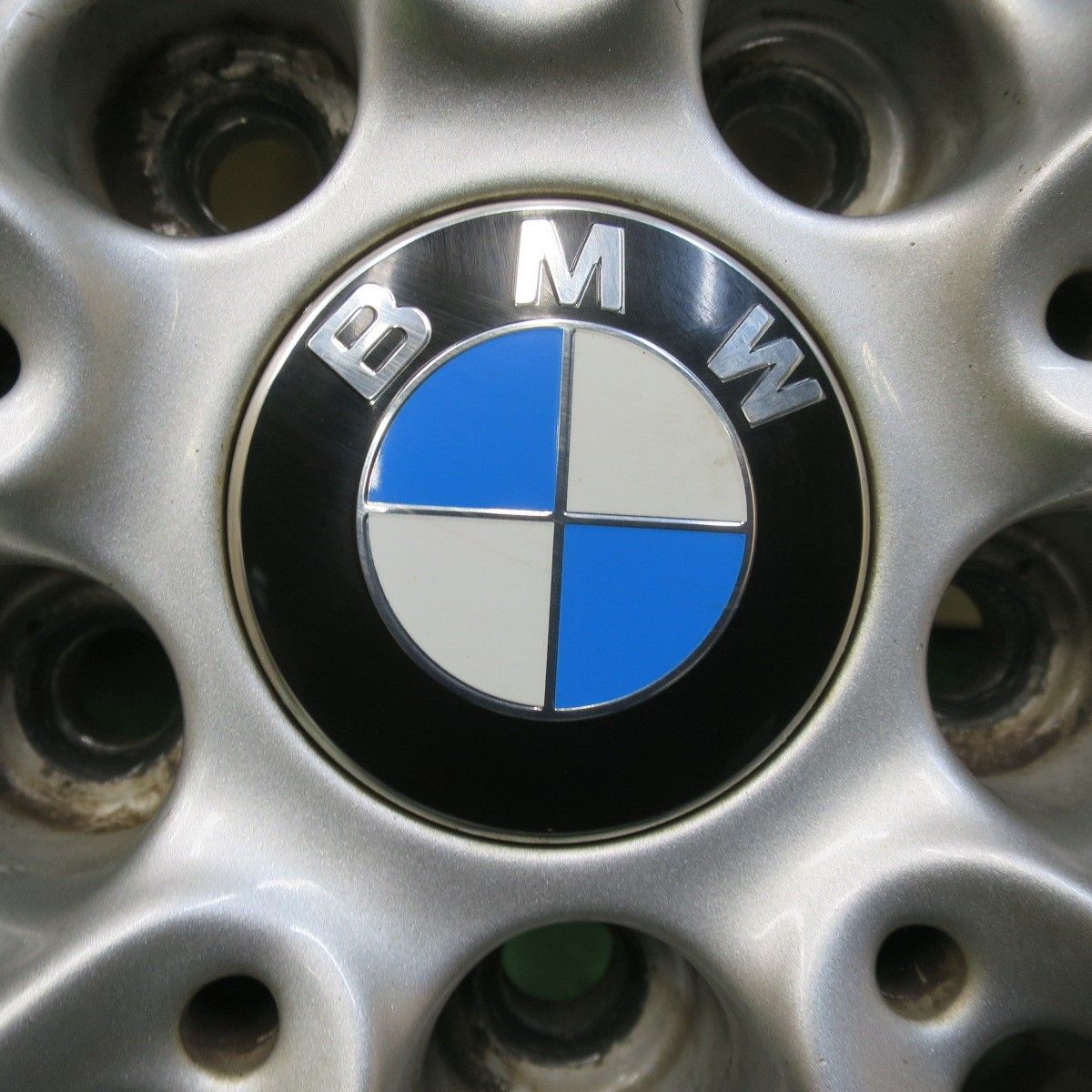 4本価格！21年☆BMW 3シリーズ F30 F31 純正 205/60R16 スタッドレス