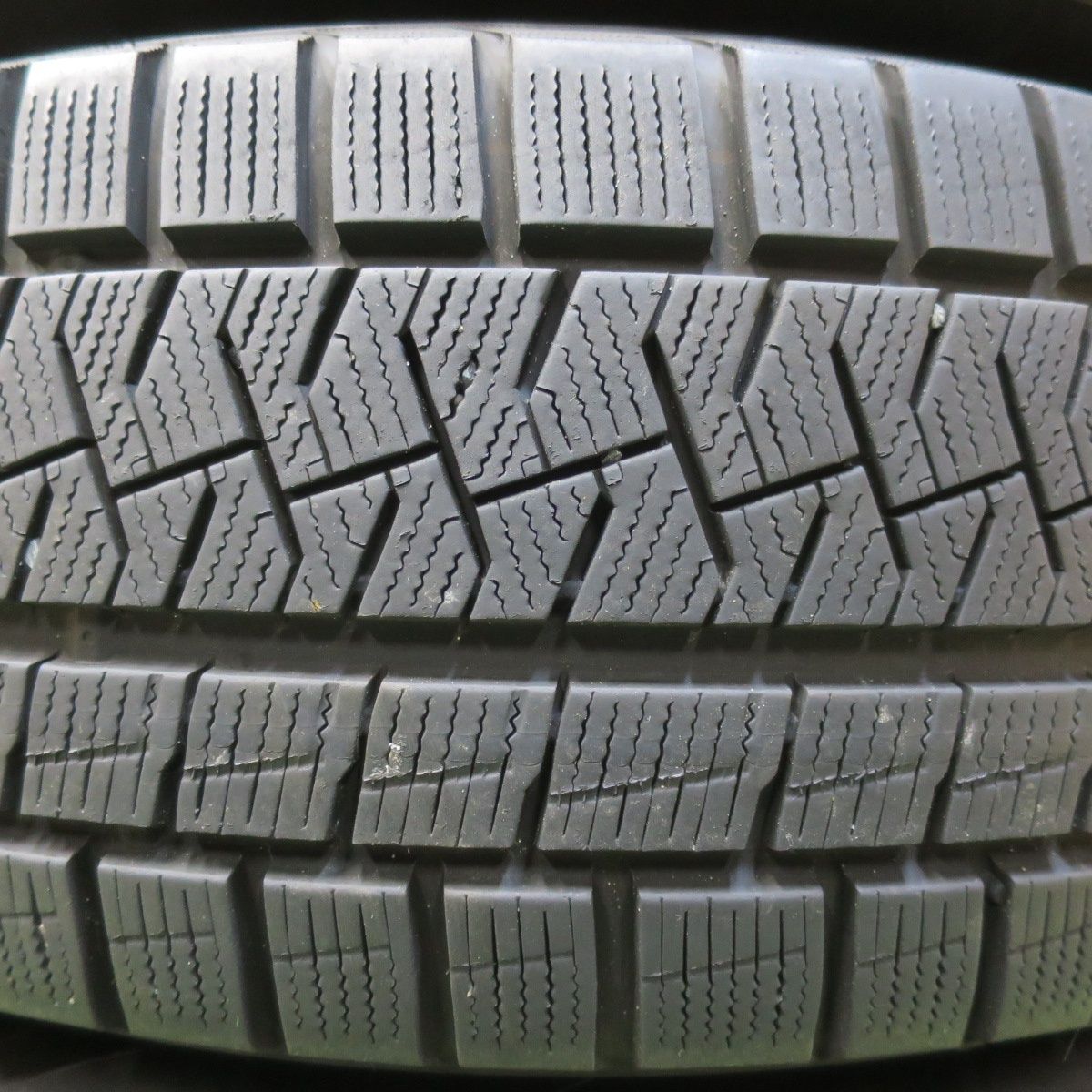 4本価格！21年☆BMW 3シリーズ F30 F31 純正 205/60R16 スタッドレス