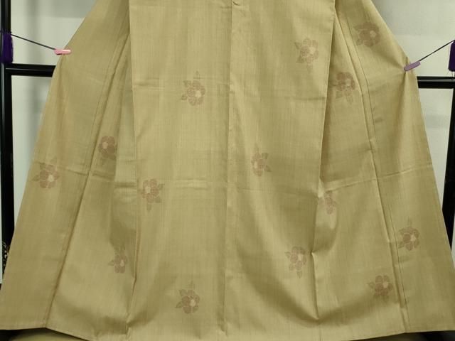 平和屋本店○極上 本場結城紬 重要無形文化財 160亀甲 飛び亀甲柄 椿