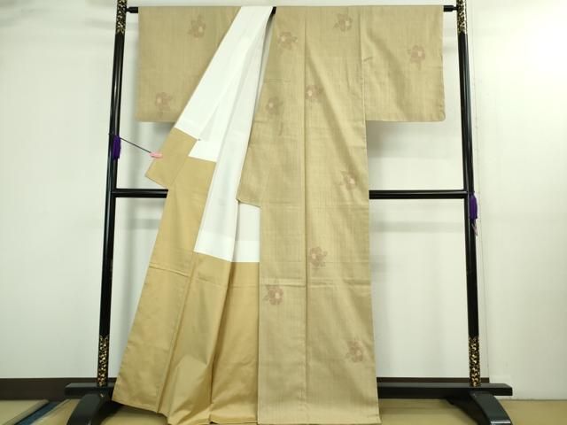 平和屋本店○極上 本場結城紬 重要無形文化財 160亀甲 飛び亀甲柄 椿