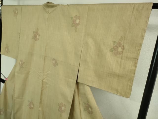 平和屋本店●極上　本場結城紬　重要無形文化財　160亀甲　飛び亀甲柄　椿　枯色地　大丸扱い　証紙付き　逸品　未使用　DZAA4484kh6 平和屋本店○極上 本場結城紬 重要無形文化財 160亀甲 飛び亀甲柄 椿