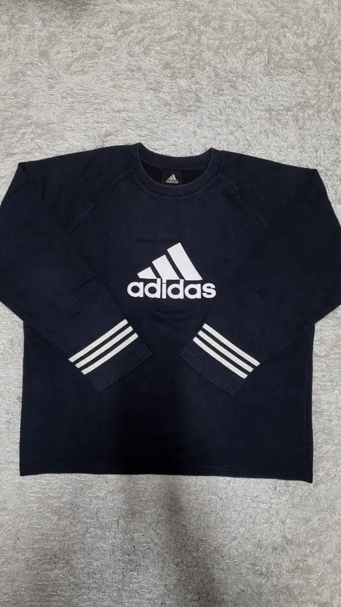 アディダス サンバ ロゴトップス E