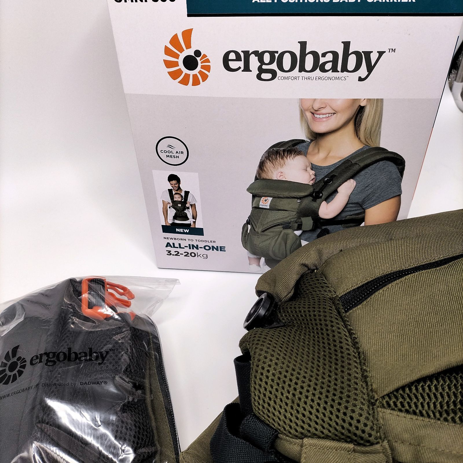美品 ergobaby OMNI 360 クールエア 抱っこ紐 オリーブ - メルカリ