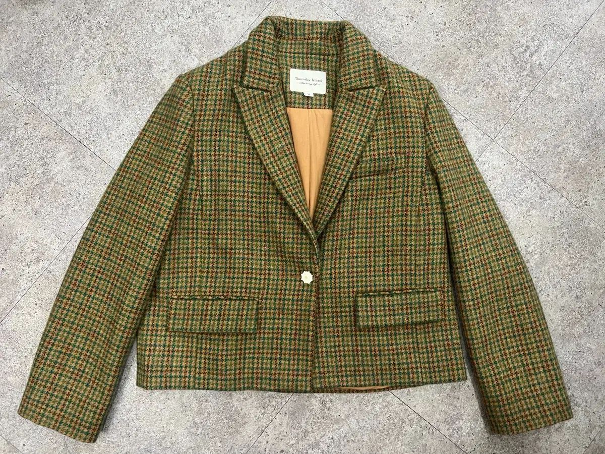 Mountain W-500Dトップスプルース単板バックハカランダ3ピース装飾も豪華