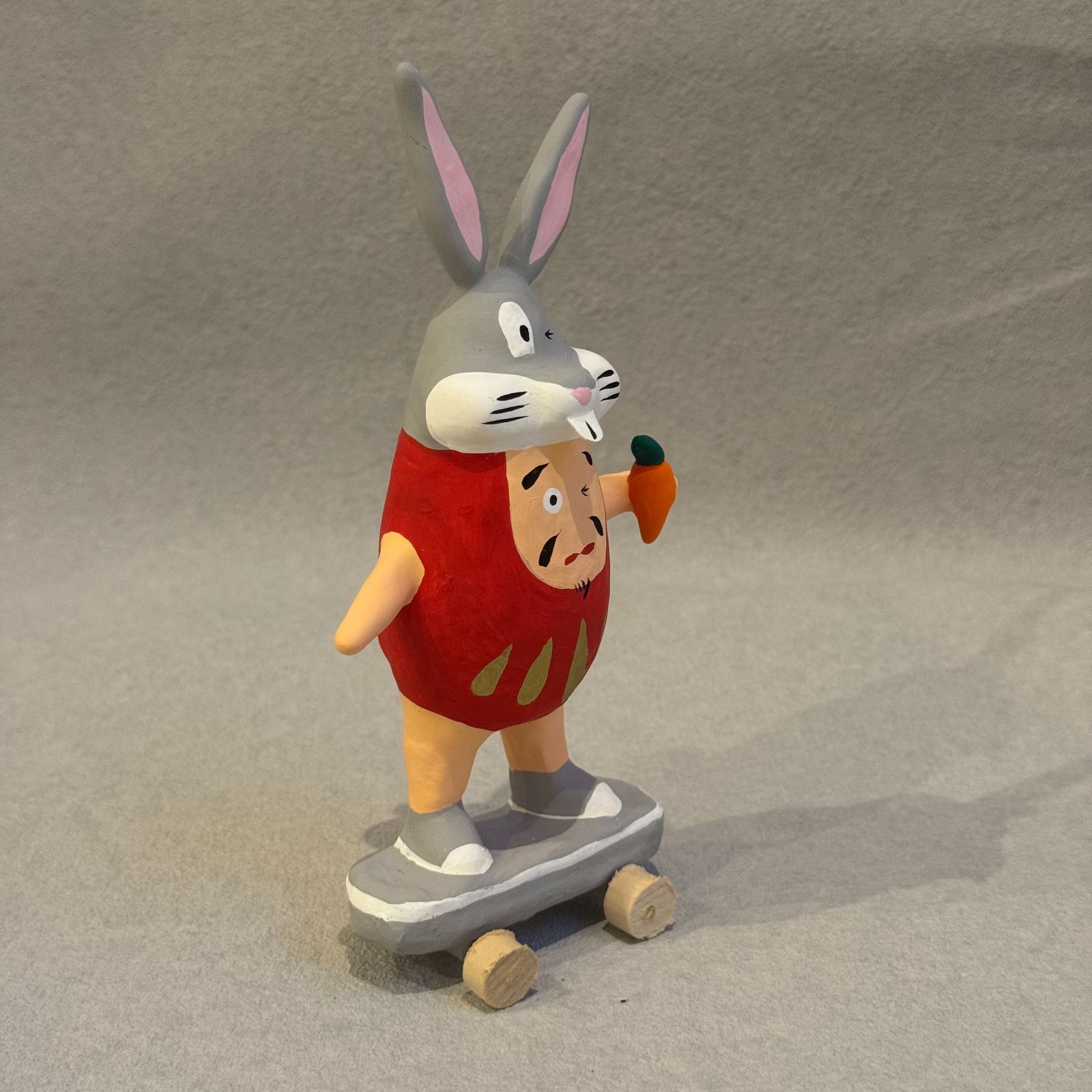 スケボーだるま スケボーダルマ 達磨 寿印 卯年　ウサギ　うさぎ　バックスバニー 希少卯年限定 寿印 スケボーだるま 達磨 うさぎフード × にんじん 張子