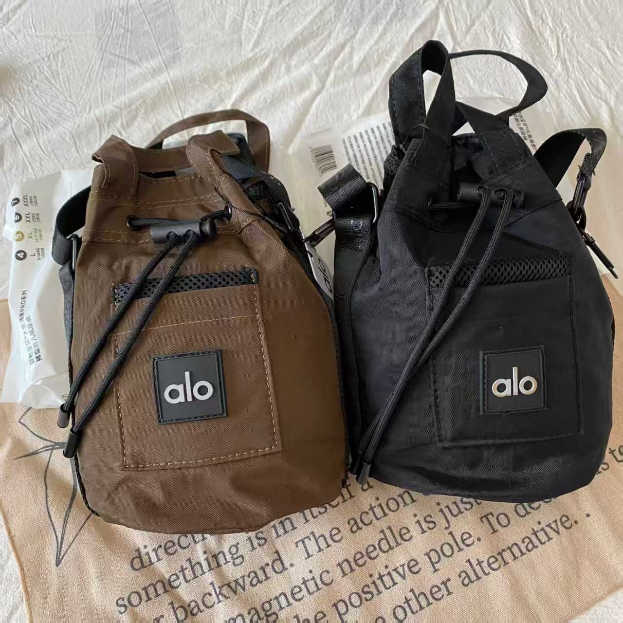 新品未使用☆Alo Yoga アロー ヨガ ウエストバッグ ショルダー バッグ