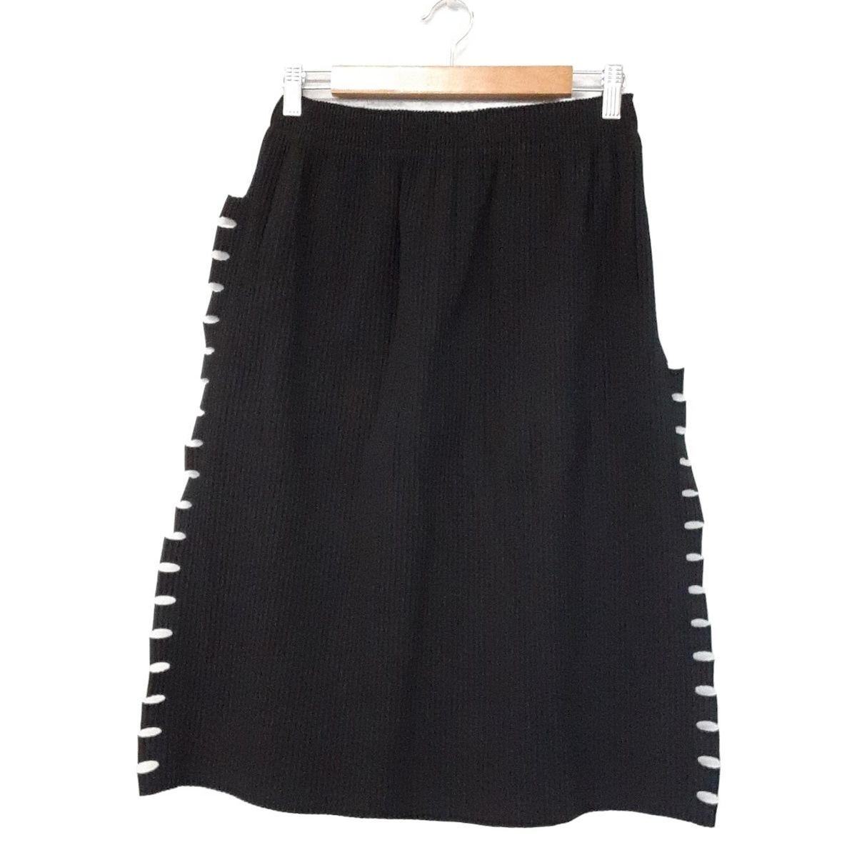 me ISSEY MIYAKE(ミー/イッセイミヤケ) スカート レディース美品 - 黒