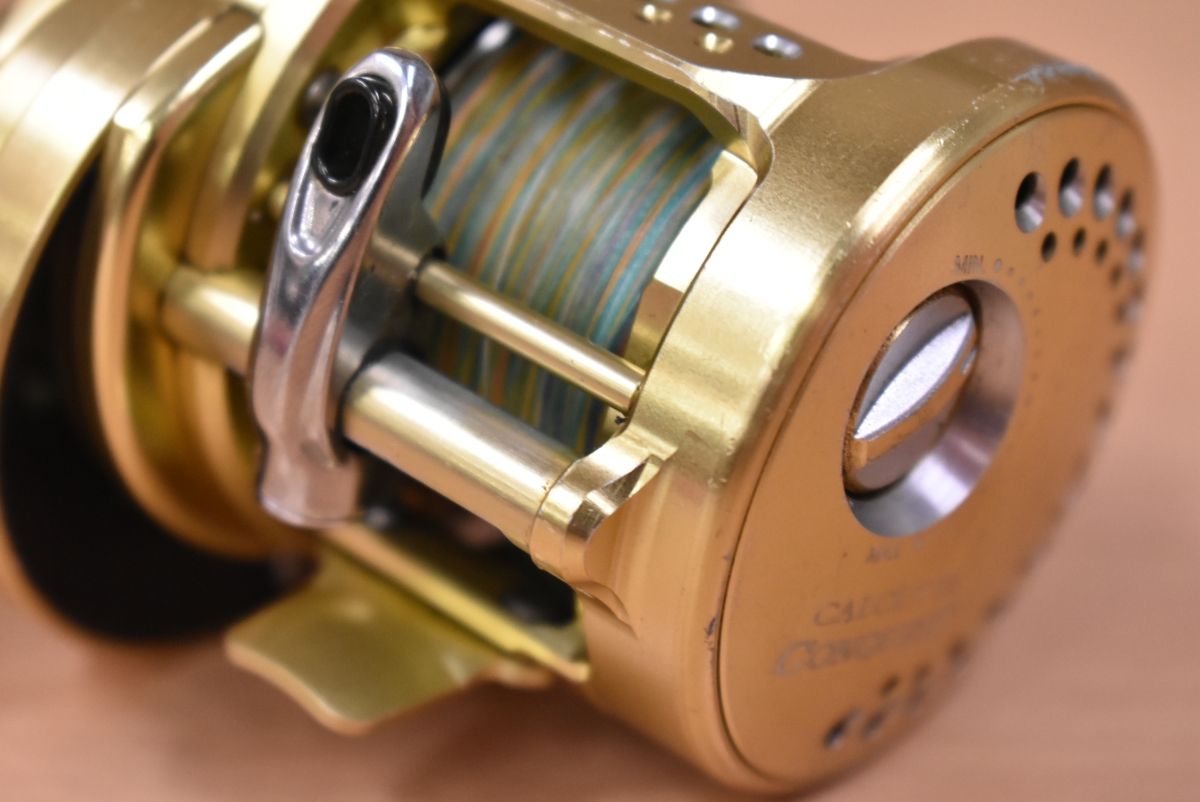 シマノ 14 カルカッタコンクエスト 200 右 ベイトリール SHIMANO CALCUTTA CONQUEST バスフィッシング バス釣り ブラックバス 等