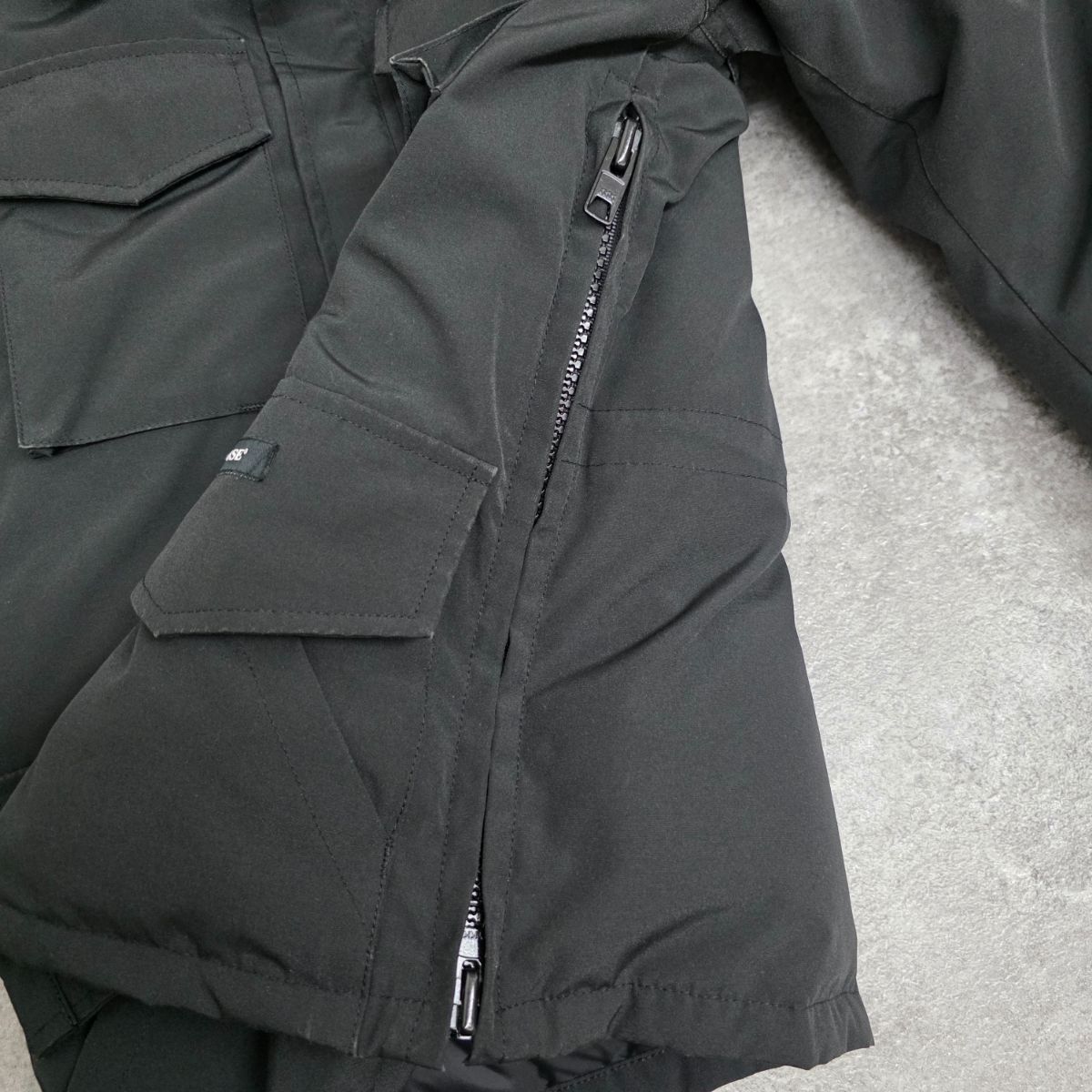CANADA GOOSE カナダグース KAMLOOPS カムループス ユニセックス 廃盤 