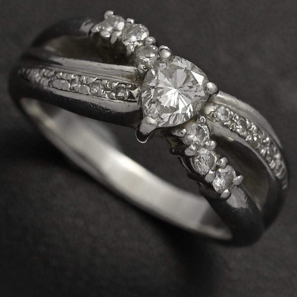 0.375 ct FD 0.22 ダイヤモンド･ダイヤモンドリング･指輪 Pt 900-7.5 g 13号 53 プラチナ 翌日配送可 ♀ A レディース 599037