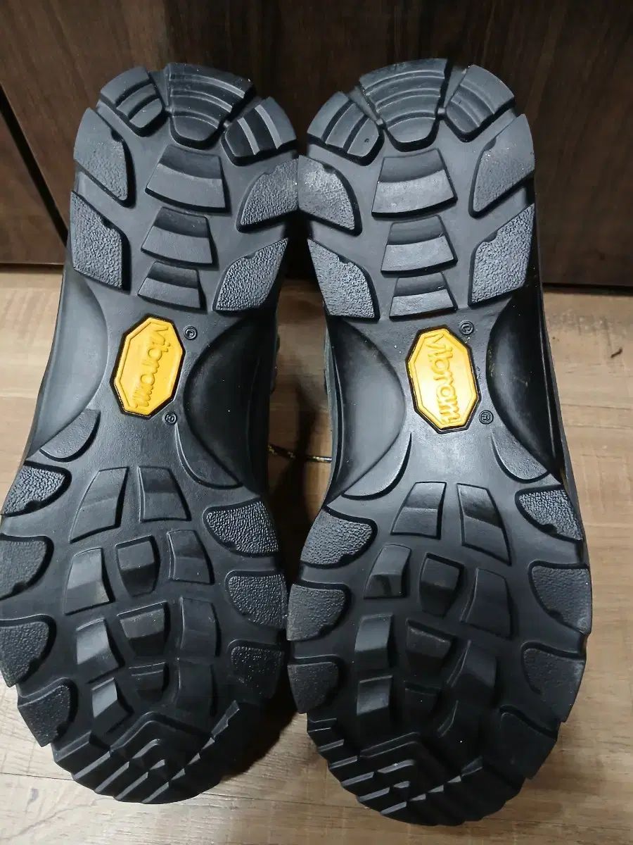 登山靴 トレッキングシューズ