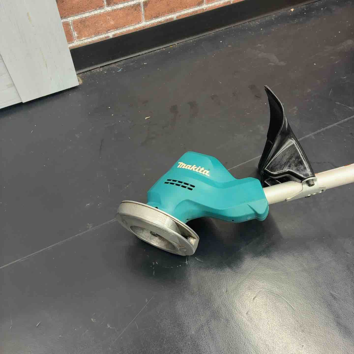 マキタ makita コードレス草刈機