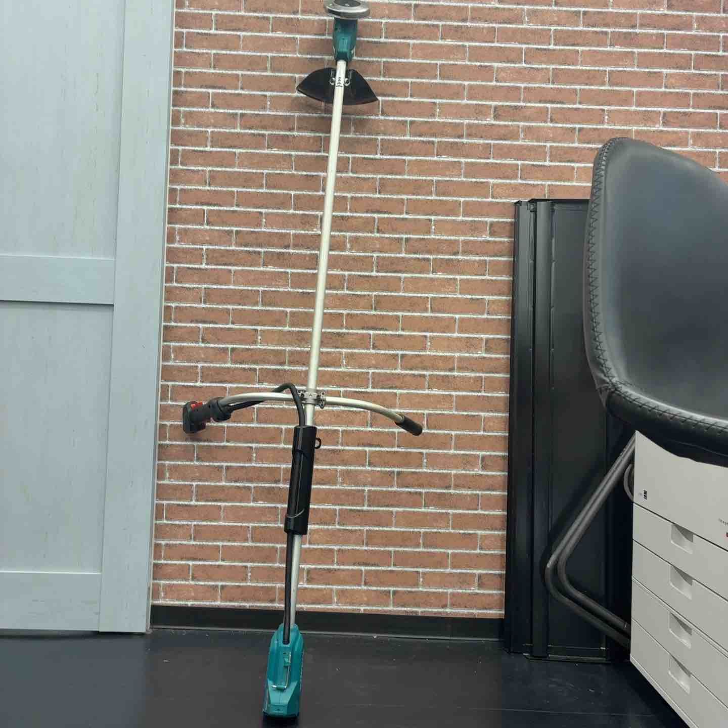 マキタ makita コードレス草刈機