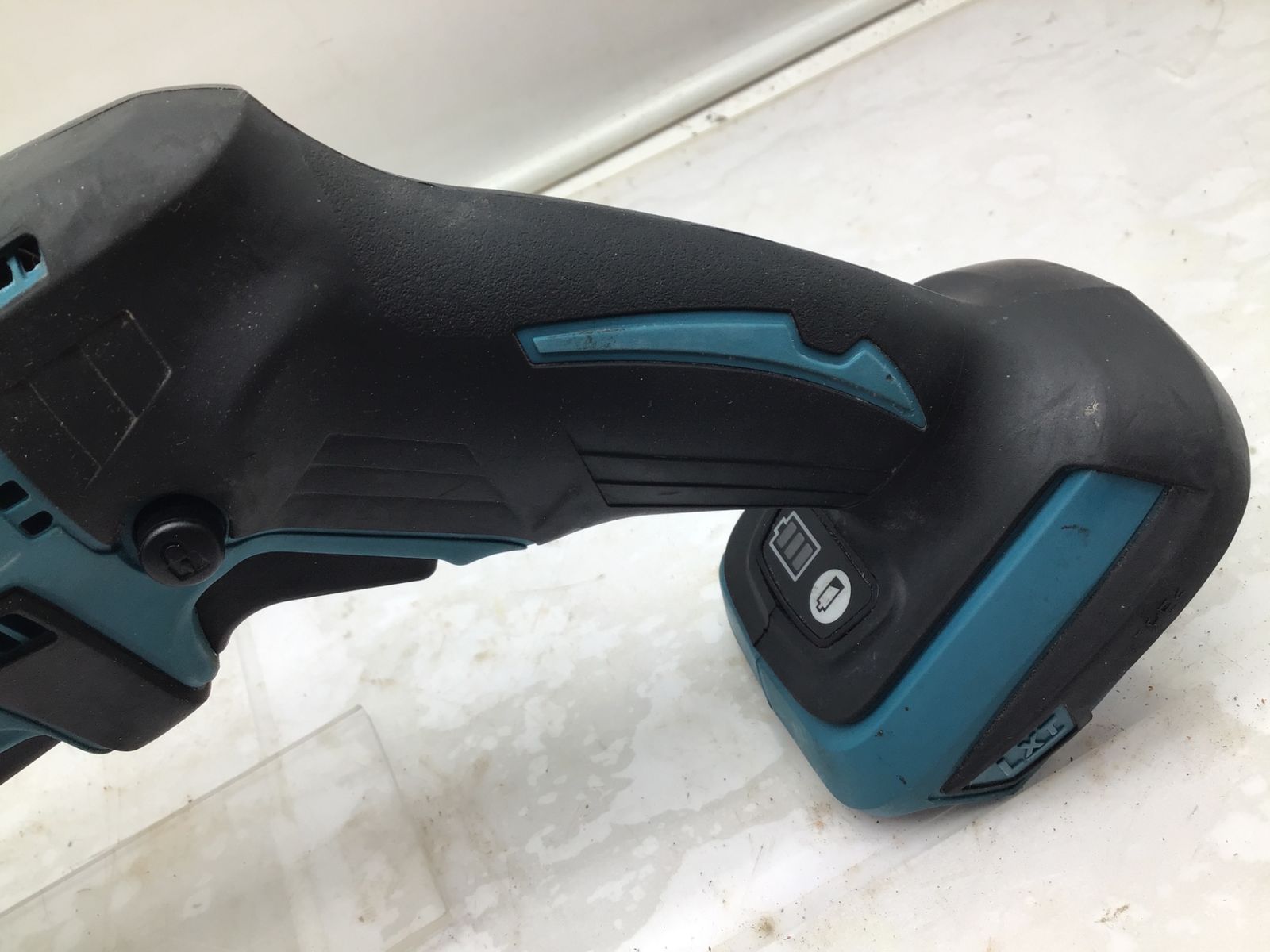 v充電式レシプロソー JR