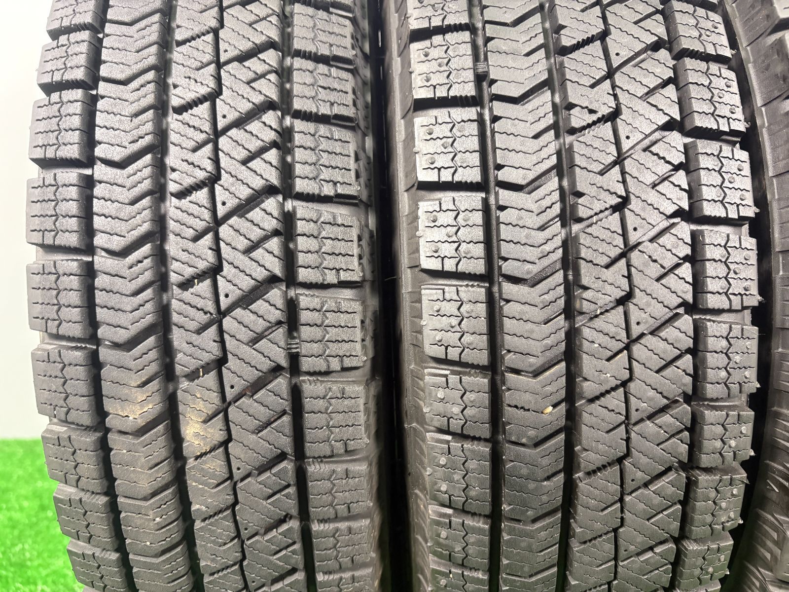 145 80 R 13 ブリヂストン VRX 2 製 4本 冬 タイヤ スタッドレス TA 863