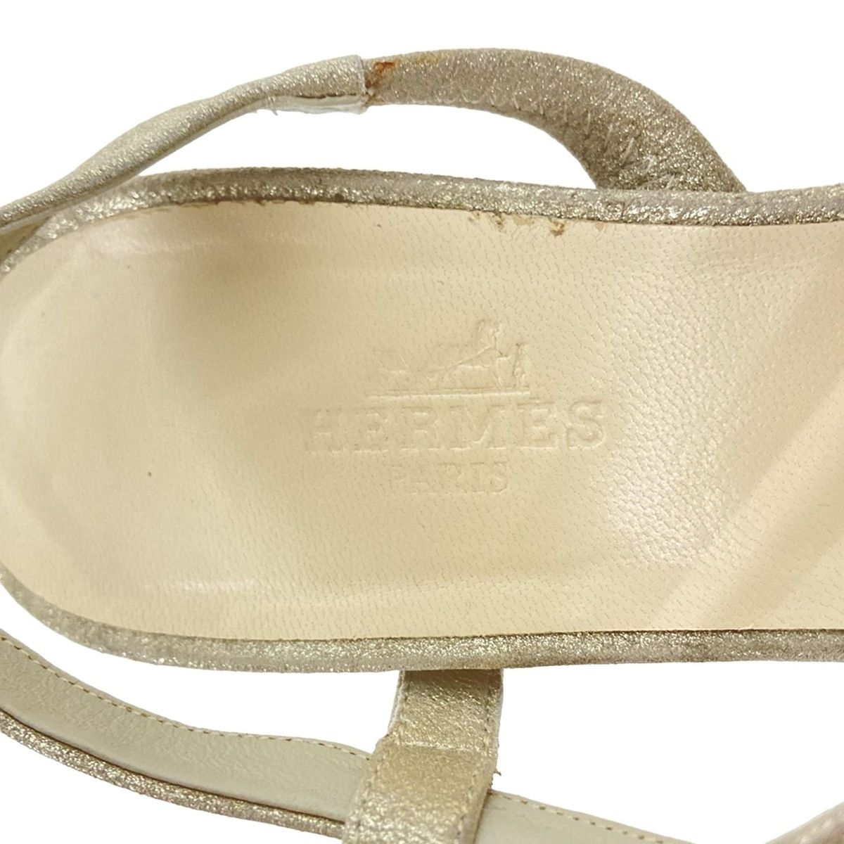 HERMES(エルメス) サンダル 36 レディース美品 - ゴールド ラメ レザー
