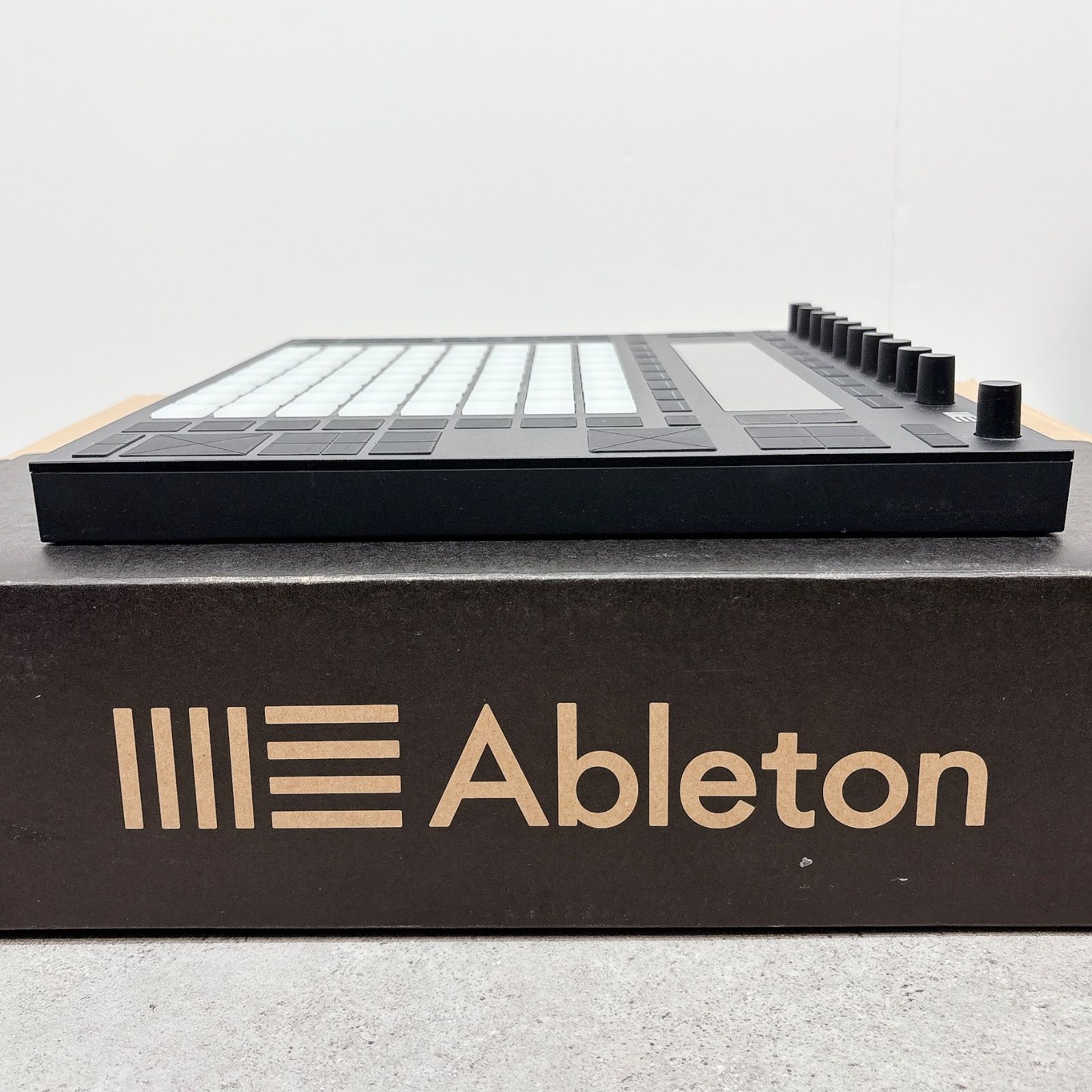 Ableton エイブルトン Push2 MIDIコントローラー 元箱付 - メルカリ