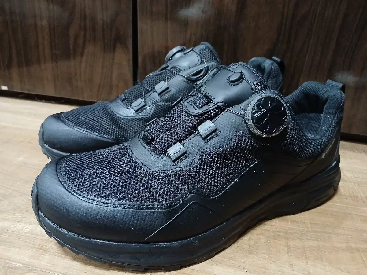 トレクスタ ブラック ダイアル 軽量 トレッキングシューズ 265 mm