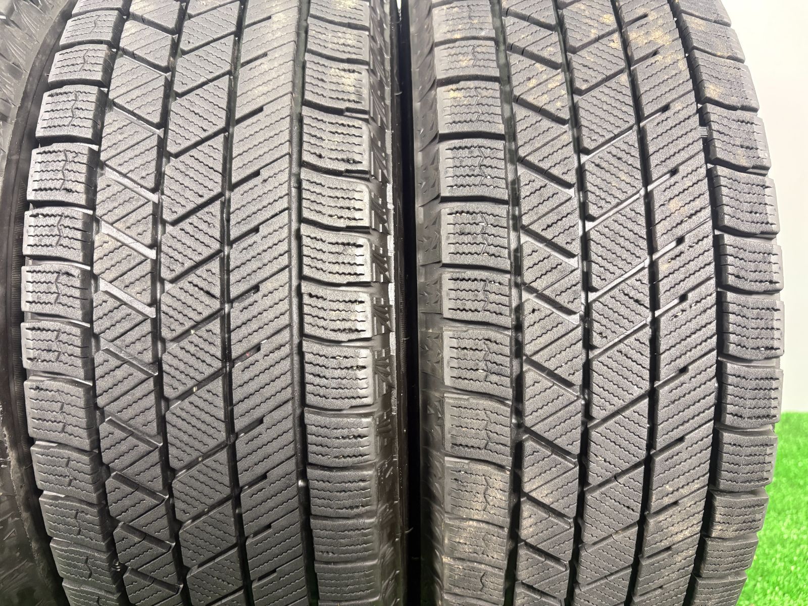 タイヤ スタッドレス