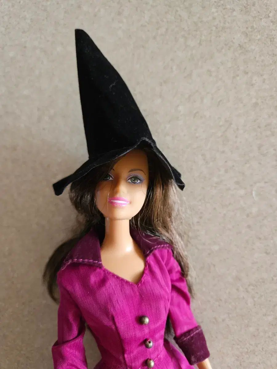 ヴィンテージ バービー人形 (魔女帽子) - メルカリ