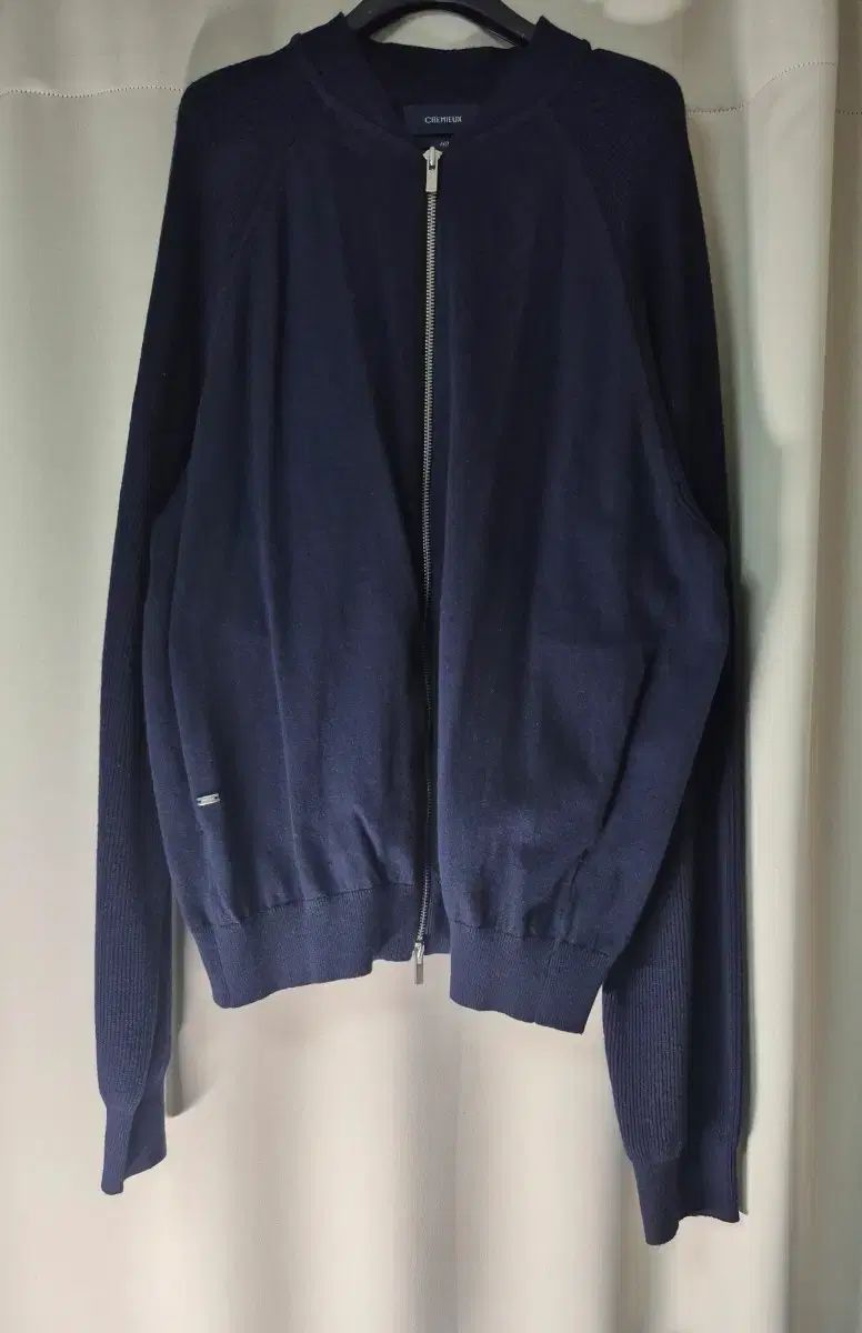 Vネック ジップアップセット