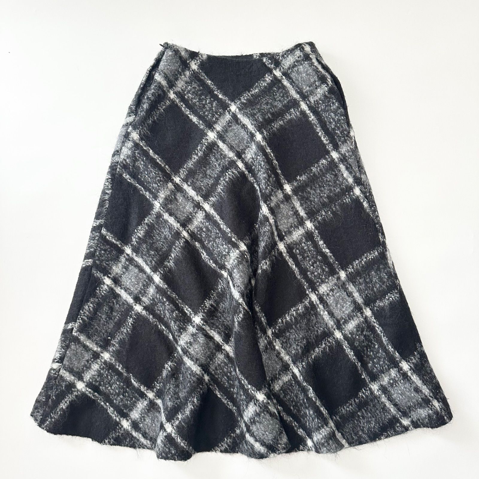 未使用タグ付きINEDイネド　シャギーチェックスカート ウールモヘア混LL日本製 未使用タグ付きINEDイネド シャギーチェックスカート ウールモヘア混LL
