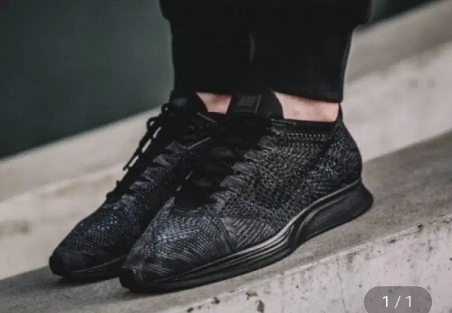 ナイキ フライニット レーサー (280)