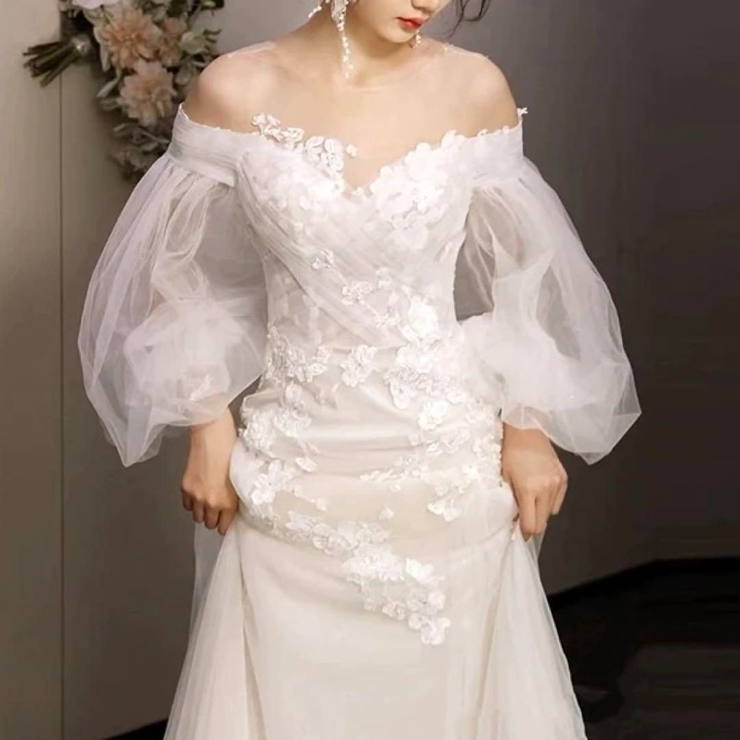 花柄にフワフワした女性らしいデザインのオフショルロングドレス