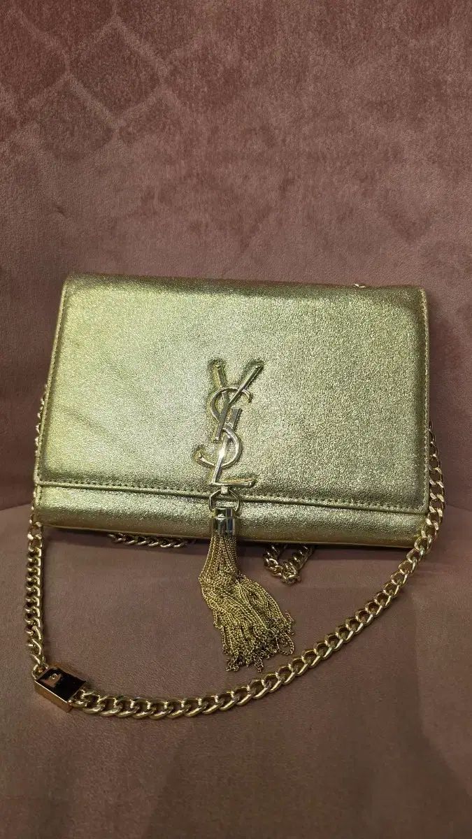 YVES SAINT LAURENT イヴ サンローラン ゴールド チェーン ショルダーバッグ タッセル 装飾