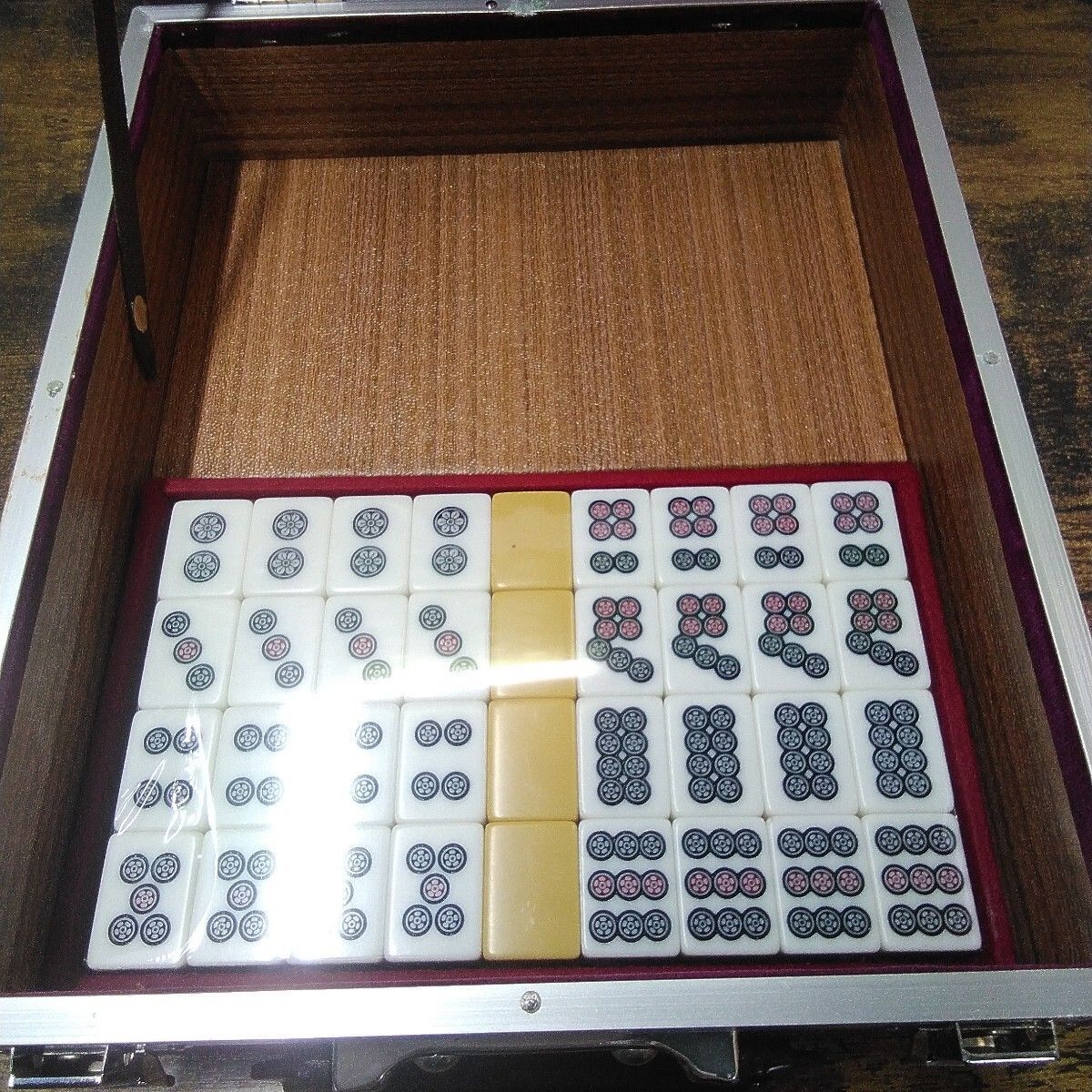 藝夢堂 麻雀牌 「高級麻雀牌 九龍 (未使用品)」牌はビニールカバーが