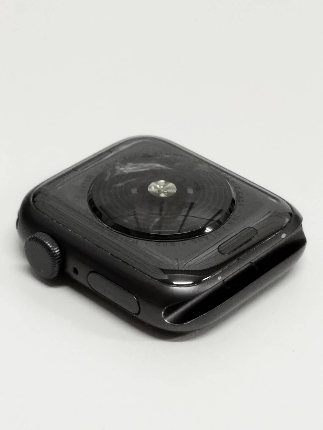 Apple Watch SE 第1世代/GPS/40mm/A2351/スペースグレー〈MKQ13J/A〉 (5)