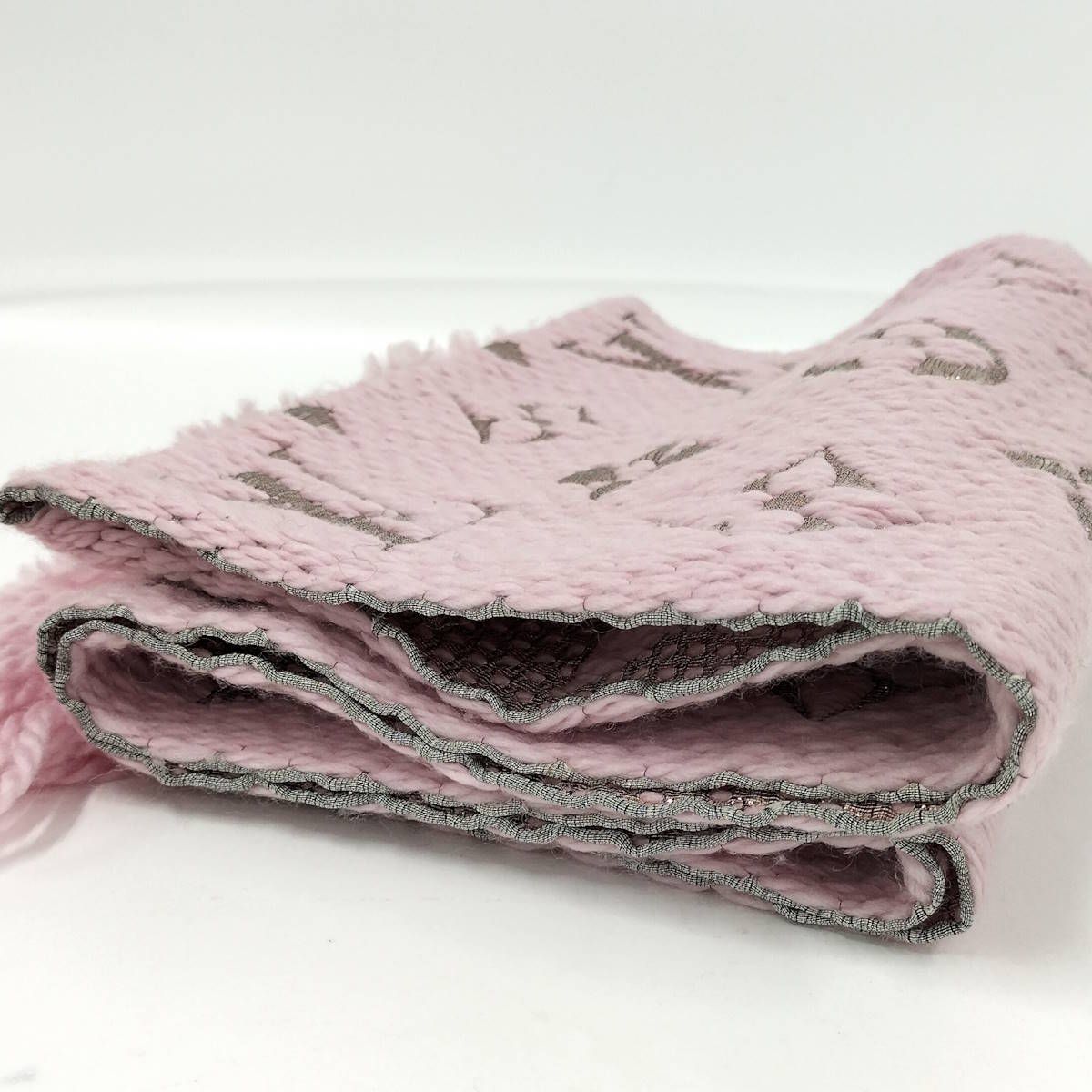 良品✨LOUIS VUITTON エシャルプ ロゴマニア マフラー ウールシルク 楽天市場】ルイヴィトン 服飾小物 レディース エシャルプロゴマニア