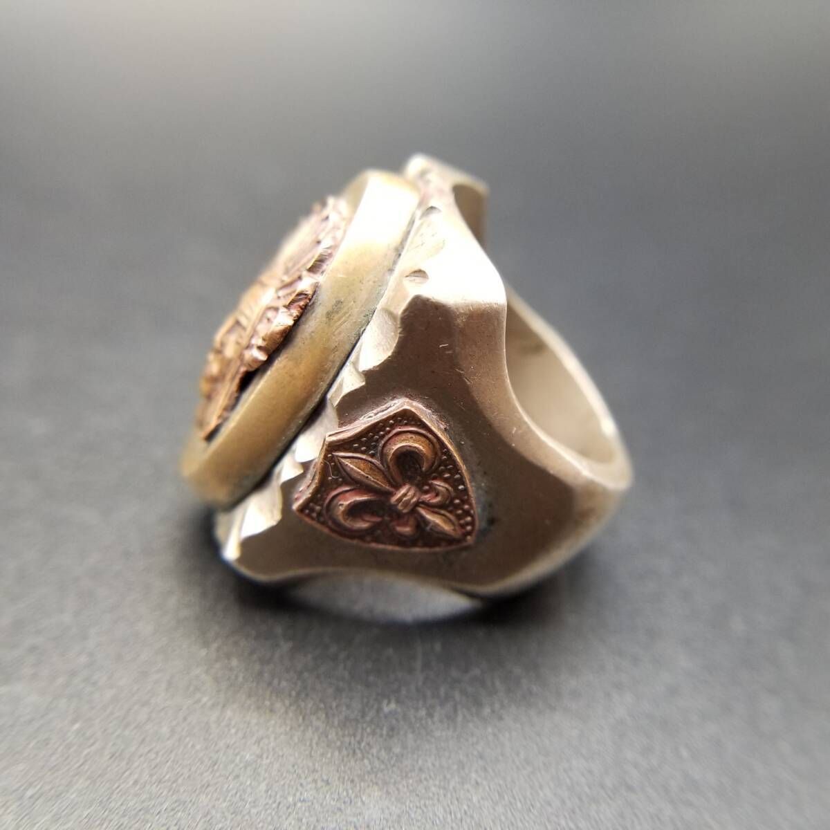 40 50 s メキシコ ヴィンテージ バイカーリング マヤの戦士 フェイス彫刻 シグネット シルバー ブロンズトーン フルールドリス Y 20 I