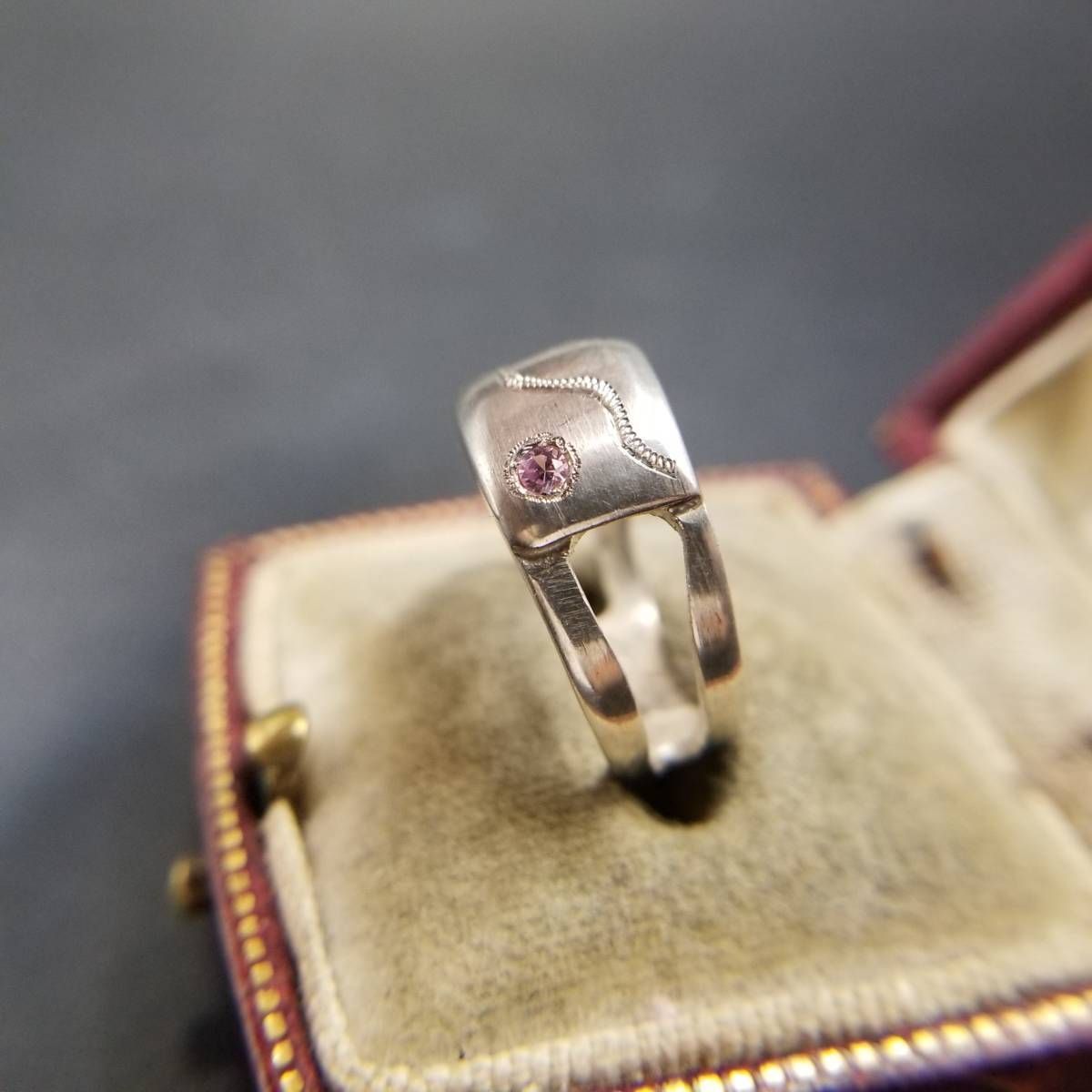 アメジストガラス ウェーブ 彫刻 900 シルバー ヴィンテージ リング