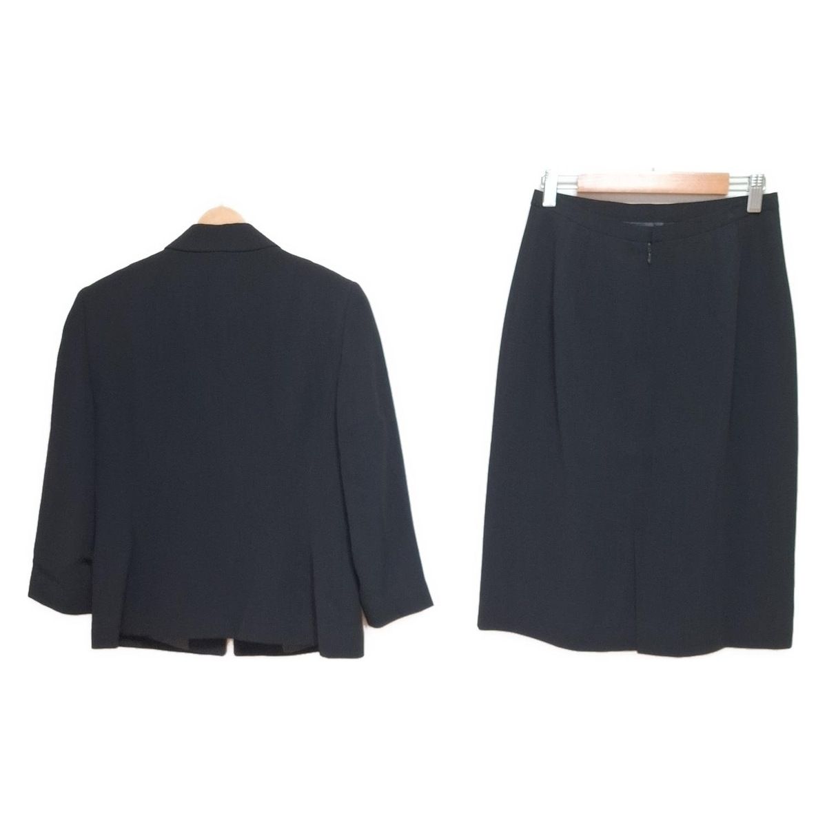 23区 ニジュウサンク スカートスーツ レディース - 黒 肩パッド ジップアップ