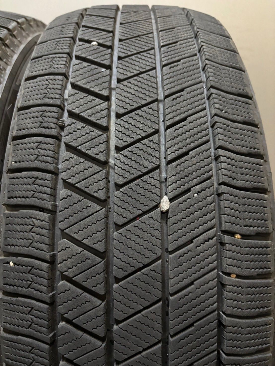 215 60 R 17 VRX 3 スタッドレス 4本 ブリヂストン ブリザック カローラクロス エスティマ C HR 南6 L 51