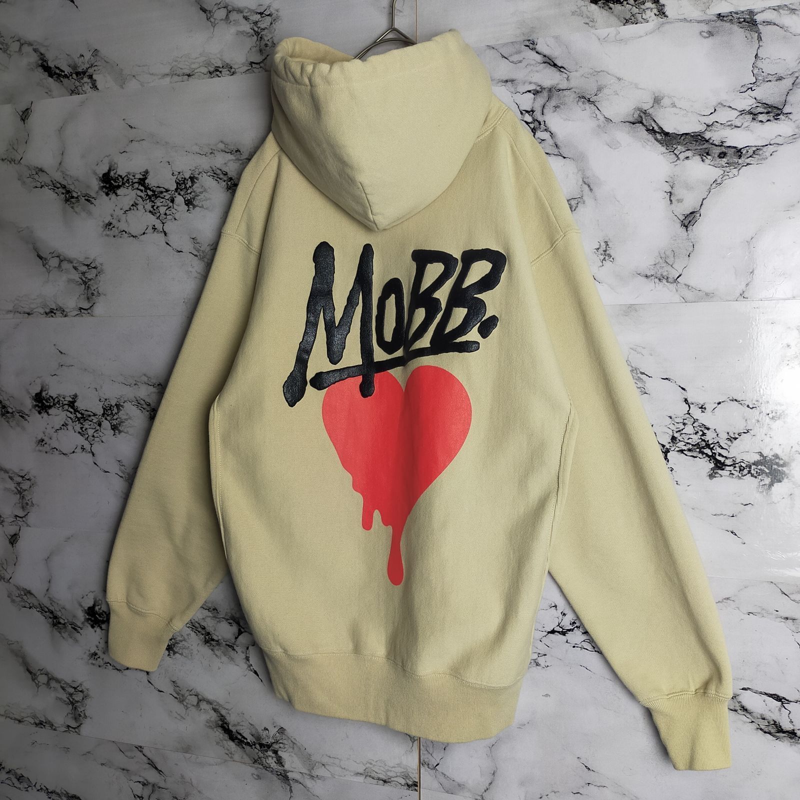人気】MOBB モブ パーカー L ベージュ ハートロゴ ドリップ ワッペン 