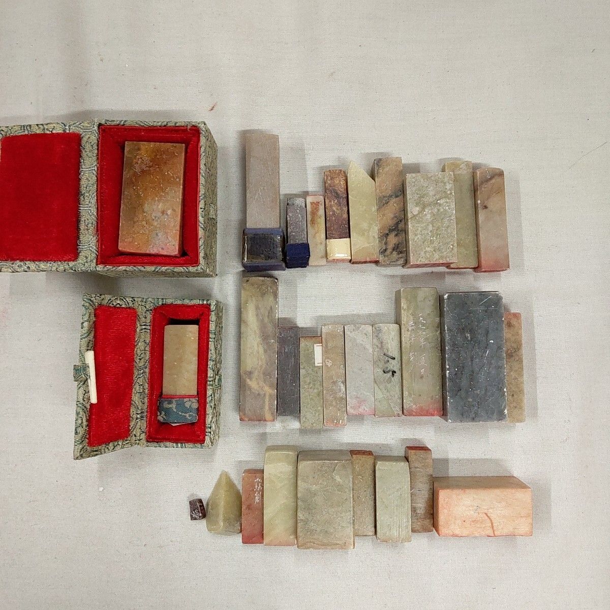 4個セット　彫刻 印石 石印材 ハンコ 印章 印璽 文具 印鑑 中国 未使用 4個セット 彫刻 印石 石印材 ハンコ 印章 印璽 文具 印鑑 中国 未使用