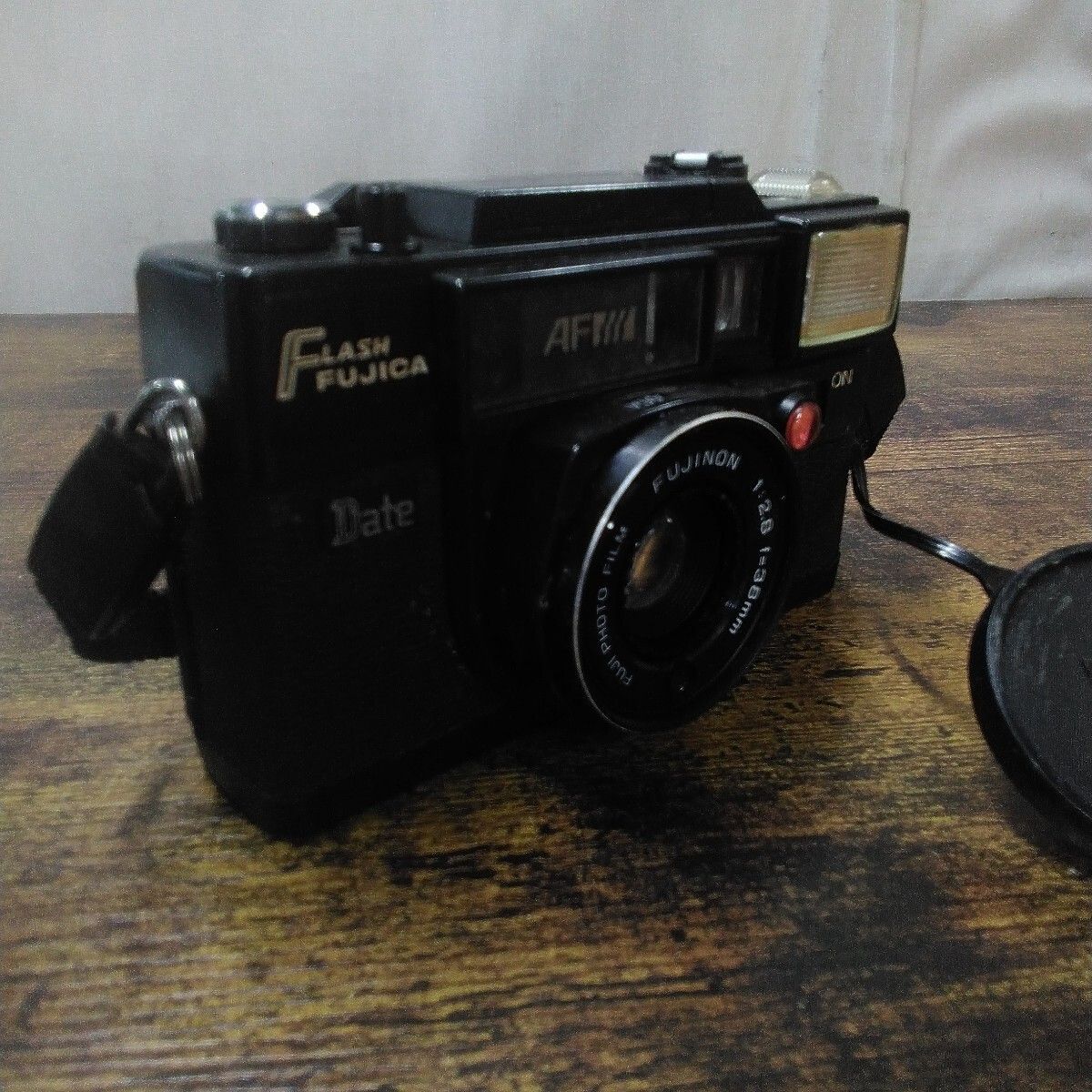 昭和レトロ 富士フィルム コンパクトカメラ 「FLASH FUJICA Date (現状