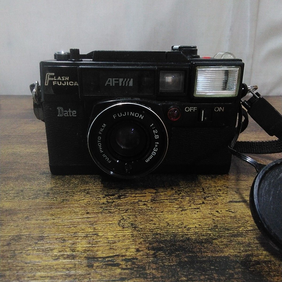 昭和レトロ 富士フィルム コンパクトカメラ 「FLASH FUJICA Date (現状