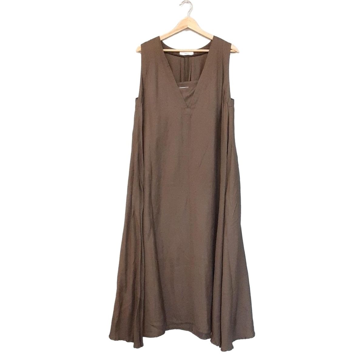 エブール ワンピース ノースリーブ ebure 【美品】M ebure(エブール) ワンピース サイズ38 M レディース美品 - カーキ